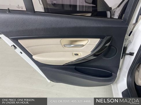 Used 2017 BMW 320i Sedan RWD image 19