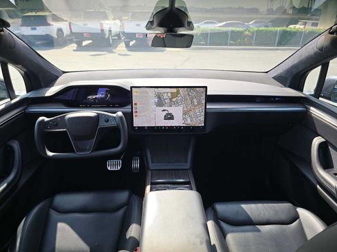 Used 2022 Tesla Model X AWD/4WD image 18