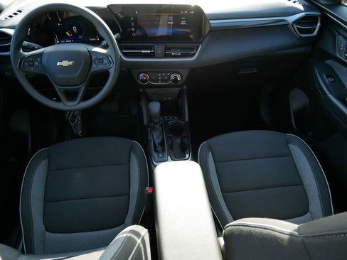 Used 2025 Chevrolet TrailBlazer LS w/ LS Convenience Package image 13