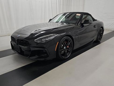 Used 2023 BMW Z4 M40i w/ Premium Package image 2
