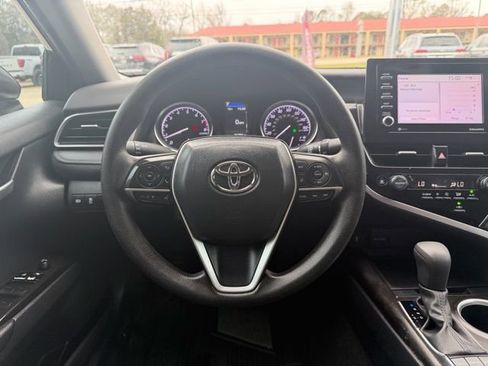 Used 2023 Toyota Camry LE w/ Convenience Package image 18