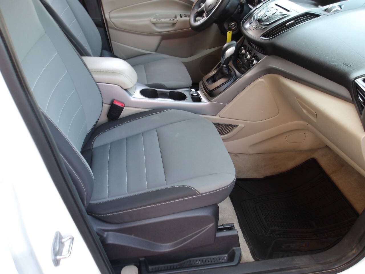 Used 2015 Ford Escape SE FWD image 6
