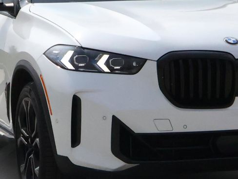 Used 2024 BMW X5 xDrive40i w/ Premium Package image 8