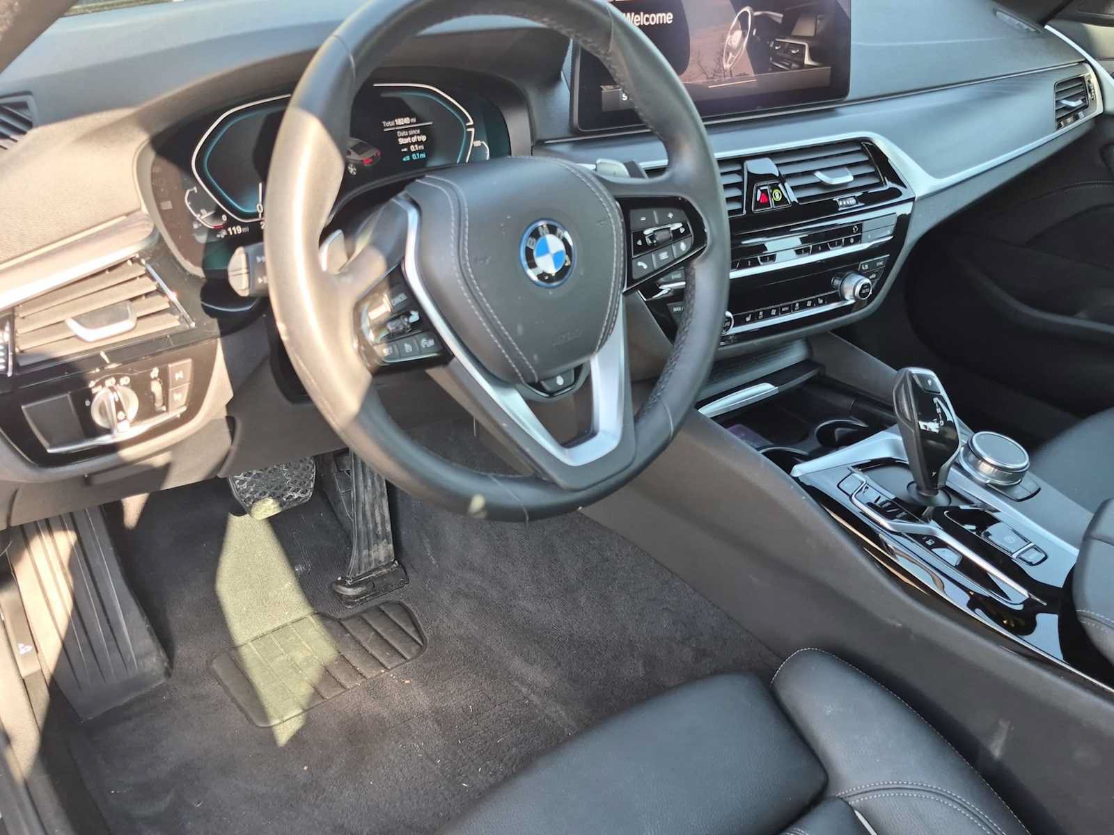 Used 2023 BMW 530e xDrive w/ Convenience Package AWD/4WD image 10