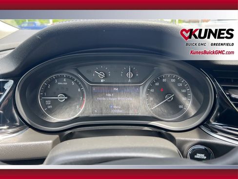 Used 2018 Buick Regal Essence w/ Driver Confidence Package #1 AWD/4WD image 18