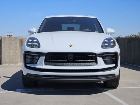 Used 2025 Porsche Macan S image 11