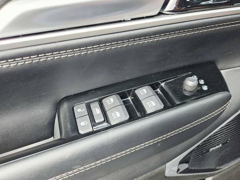 Used 2024 Jeep Wagoneer Series III w/ Premium Group I AWD/4WD image 42
