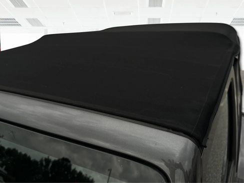 Used 2017 Jeep Wrangler Sahara w/ Connectivity Group image 10