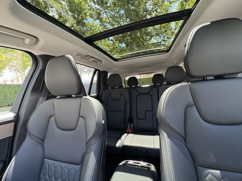 Used 2025 Volvo XC90 B6 Plus AWD/4WD image 24