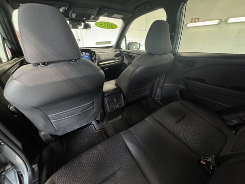 Used 2025 Subaru Forester Premium AWD/4WD image 23