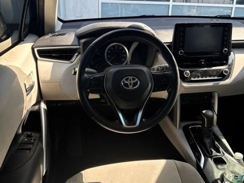 Used 2022 Toyota Corolla Cross LE FWD image 6