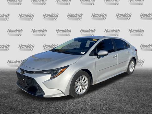 Used 2022 Toyota Corolla LE image 5