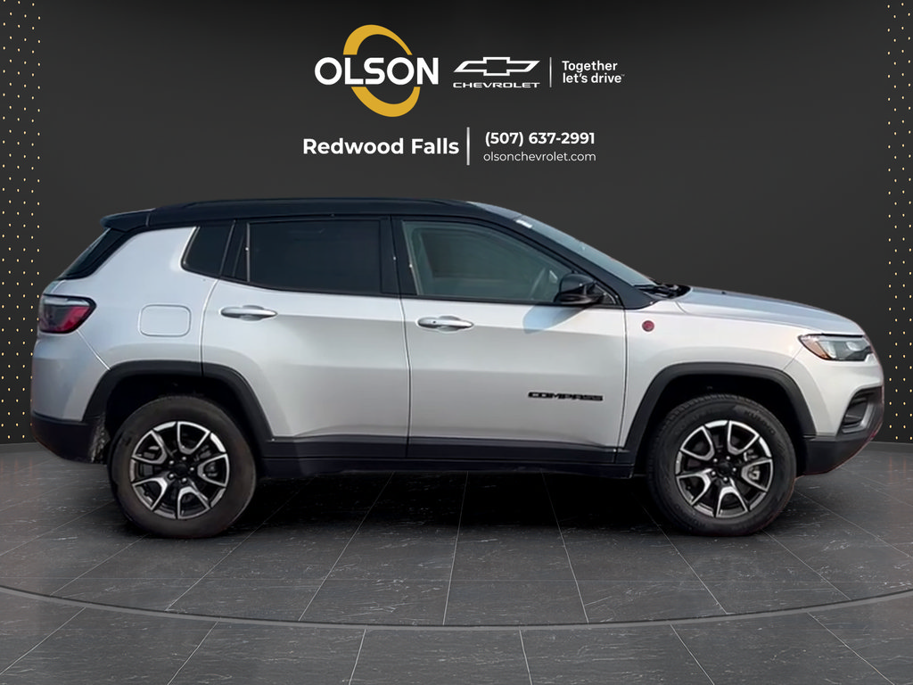Used 2024 Jeep Compass Trailhawk AWD/4WD image 6