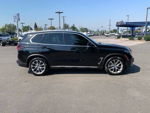 Used 2024 BMW X5 xDrive40i w/ Premium Package AWD/4WD image 9