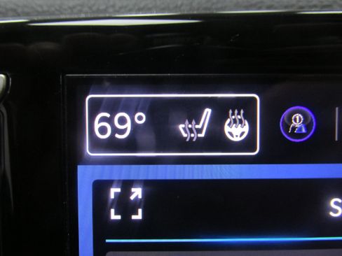 Used 2023 Chrysler Pacifica Touring-L FWD image 35