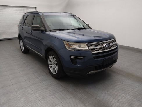 Used 2018 Ford Explorer XLT image 13