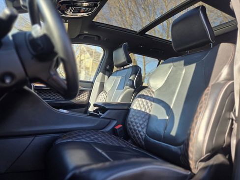 Used 2022 Jeep Grand Cherokee L Summit w/ Luxury Tech Group V image 19