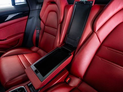 Used 2021 Porsche Panamera 4 image 60