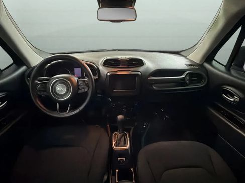 Used 2020 Jeep Renegade Altitude FWD image 9
