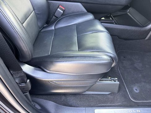 Used 2020 Lincoln Navigator Reserve w/ Equipment Group 208A Reserve image 12