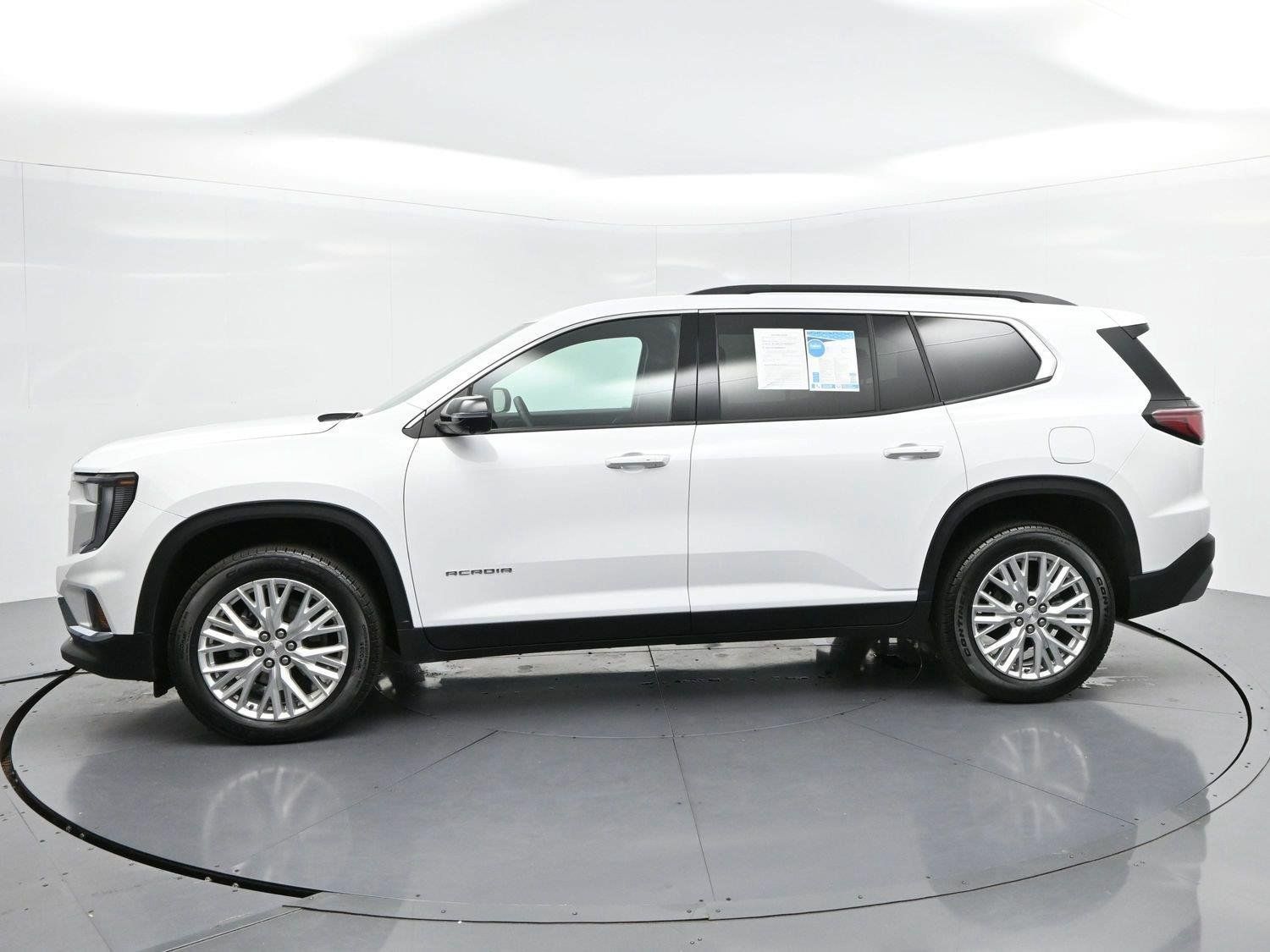Used 2026 GMC Acadia Elevation w/ Elevation Premium Package FWD image 4