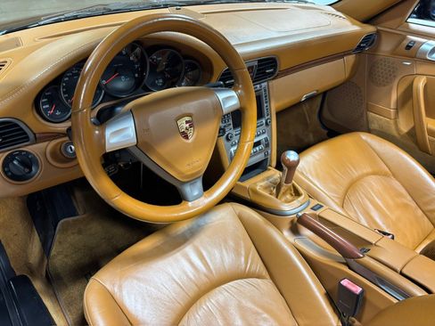 Used 2006 Porsche 911 Carrera 4 AWD/4WD image 35
