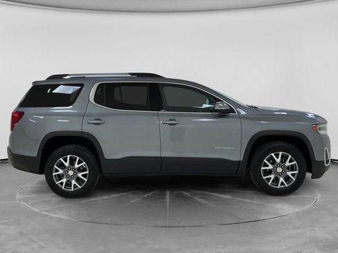 Used 2023 GMC Acadia SLT w/ Technology Package AWD/4WD image 2