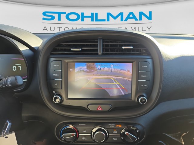 Used 2023 Kia Soul LX w/ LX Technology Package FWD image 16