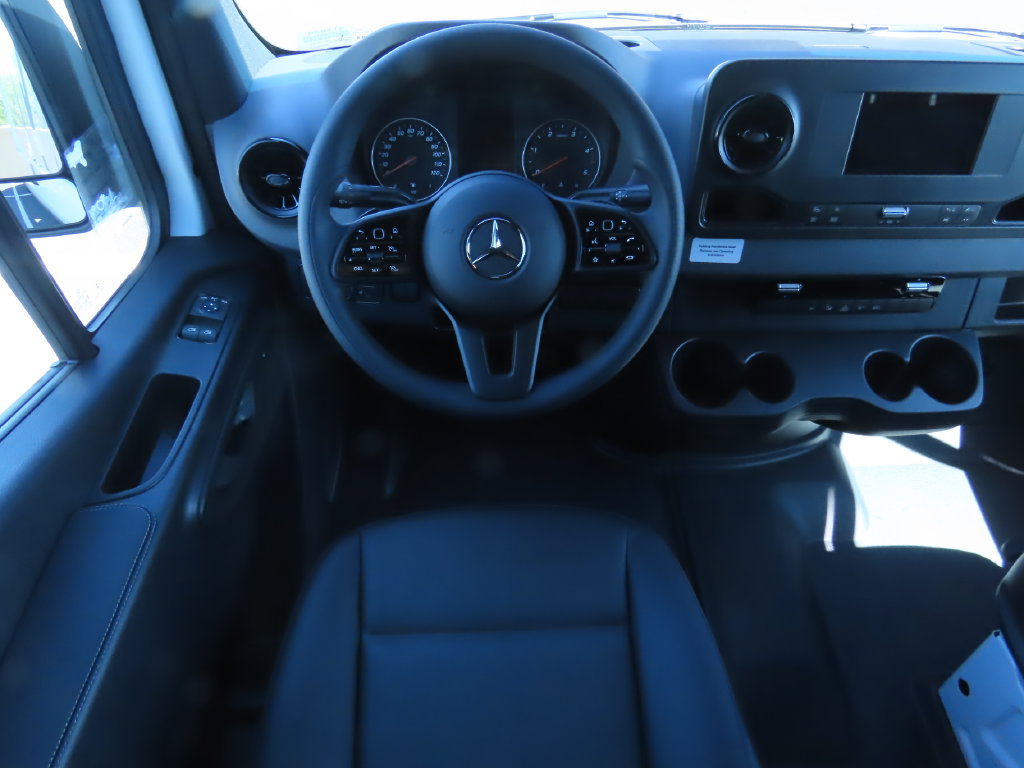 Used 2024 Mercedes-Benz Sprinter 2500 image 11