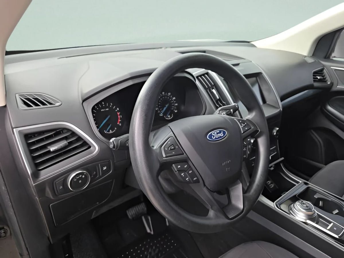 Used 2020 Ford Edge SE FWD image 23
