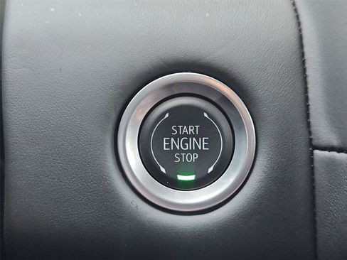 Used 2024 GMC Yukon Denali Ultimate AWD/4WD image 17