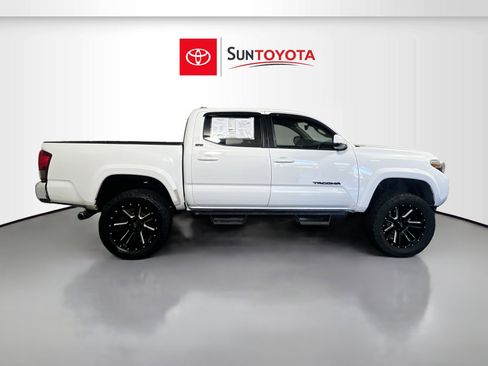 Used 2018 Toyota Tacoma SR5 image 2