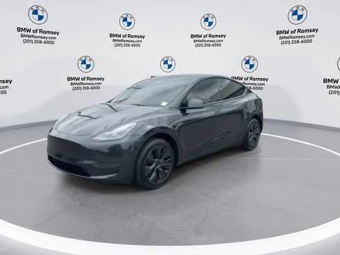 Used 2024 Tesla Model Y Long Range RWD image 4