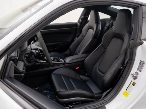 Used 2025 Porsche 911 Carrera S image 5