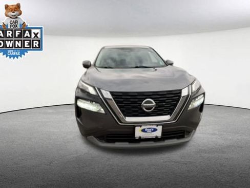 Used 2021 Nissan Rogue SV image 3