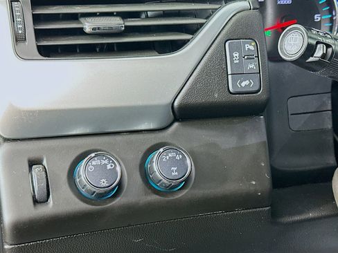 Used 2017 Chevrolet Tahoe LT AWD/4WD image 10