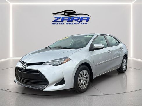 Used 2017 Toyota Corolla LE w/ Carpet Mat Package (TMS) FWD image 3