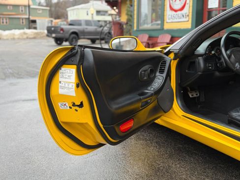 Used 2003 Chevrolet Corvette Convertible w/ Preferred Equipment Group1 image 22