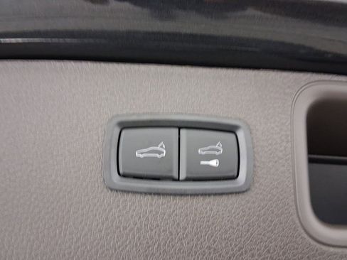 New 2026 Porsche Macan image 33