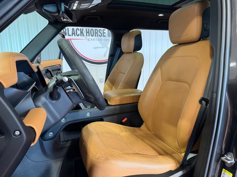 Used 2023 Land Rover Defender 110 image 14