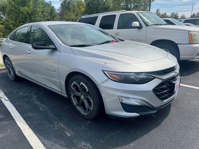 Used 2019 Chevrolet Malibu RS FWD image 4