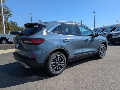 New 2026 Ford Escape SE image 4