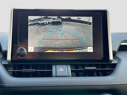Used 2025 Toyota RAV4 XLE AWD/4WD image 16