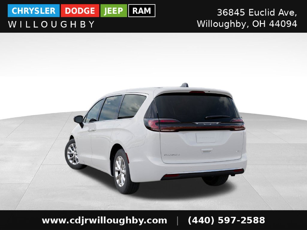 New 2027 Chrysler Pacifica Select w/ Family Tech Group AWD/4WD image 3