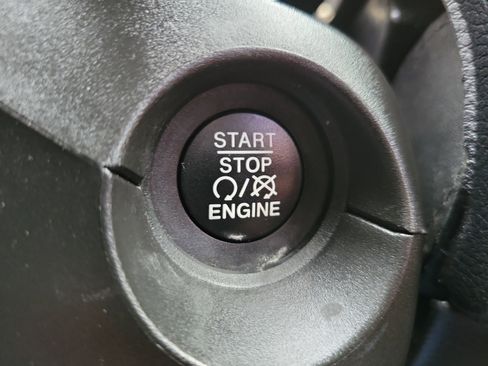 Used 2020 Jeep Compass Trailhawk image 18