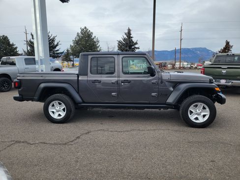 Used 2020 Jeep Gladiator Sport w/ Quick Order Package 24S image 2