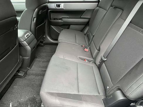 Certified 2025 Hyundai Santa Fe SE image 7