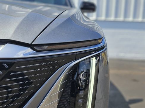 New 2025 Cadillac Lyriq Luxury image 10