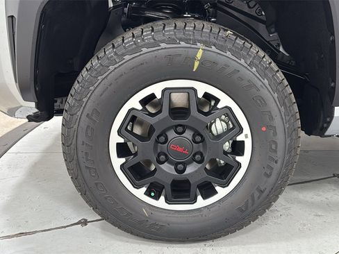 New 2025 Toyota Tacoma TRD Off-Road image 24