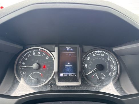 Used 2021 Toyota Tacoma TRD Sport image 16